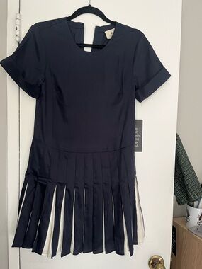 Tuckernuck Navy Short Sleeve Pleated Dress with Cream Panels